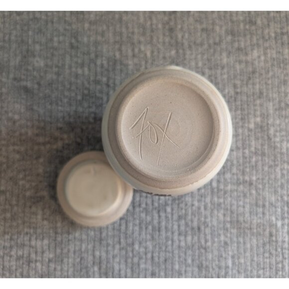 Handmade Pottery Jar/Canister with Lid, Wheat/Reed Design, Signed "Fox" - Picture 4 of 4